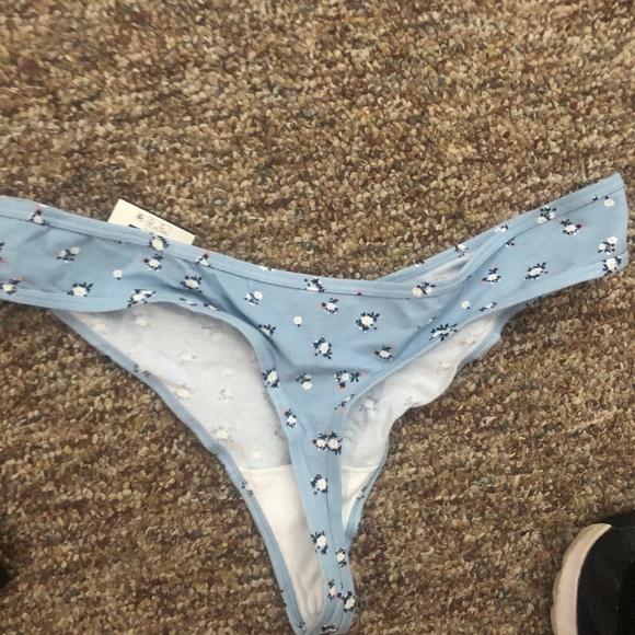 Thong - Picture 3 of 3